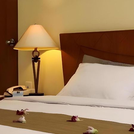 Makassar Golden Hotel Екстер'єр фото