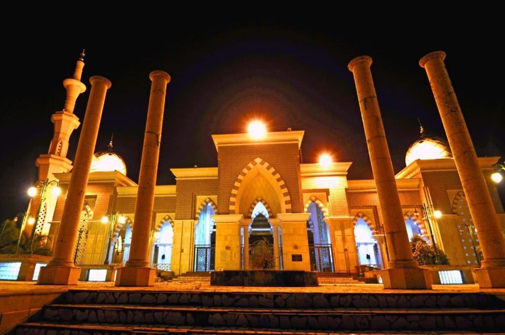 Makassar Golden Hotel Екстер'єр фото