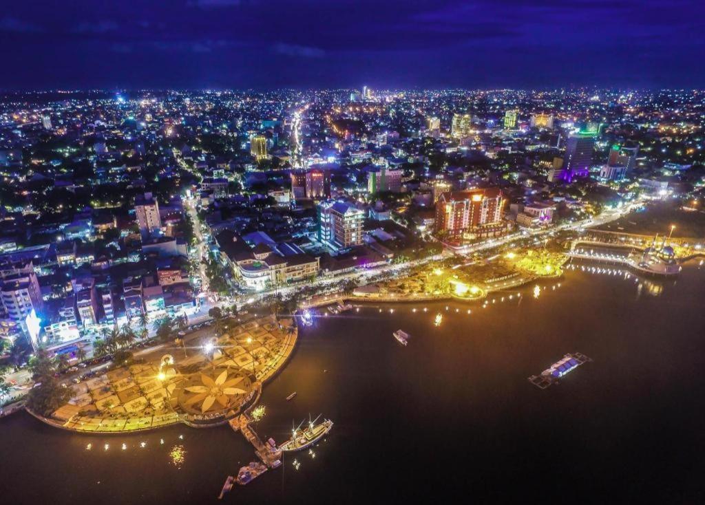 Makassar Golden Hotel Екстер'єр фото