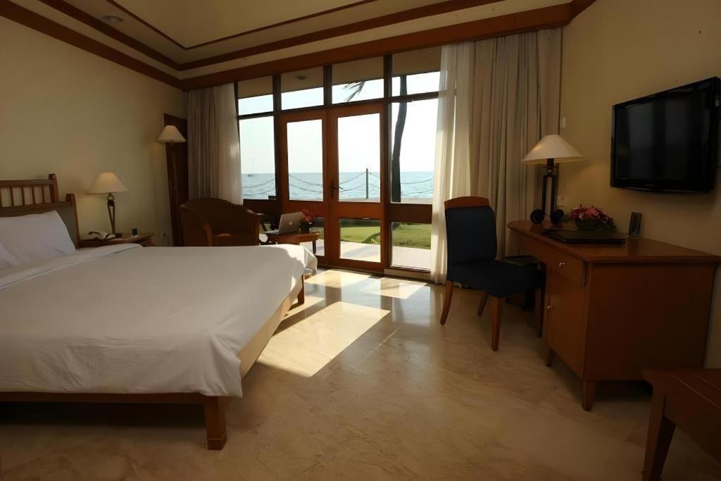 Makassar Golden Hotel Екстер'єр фото