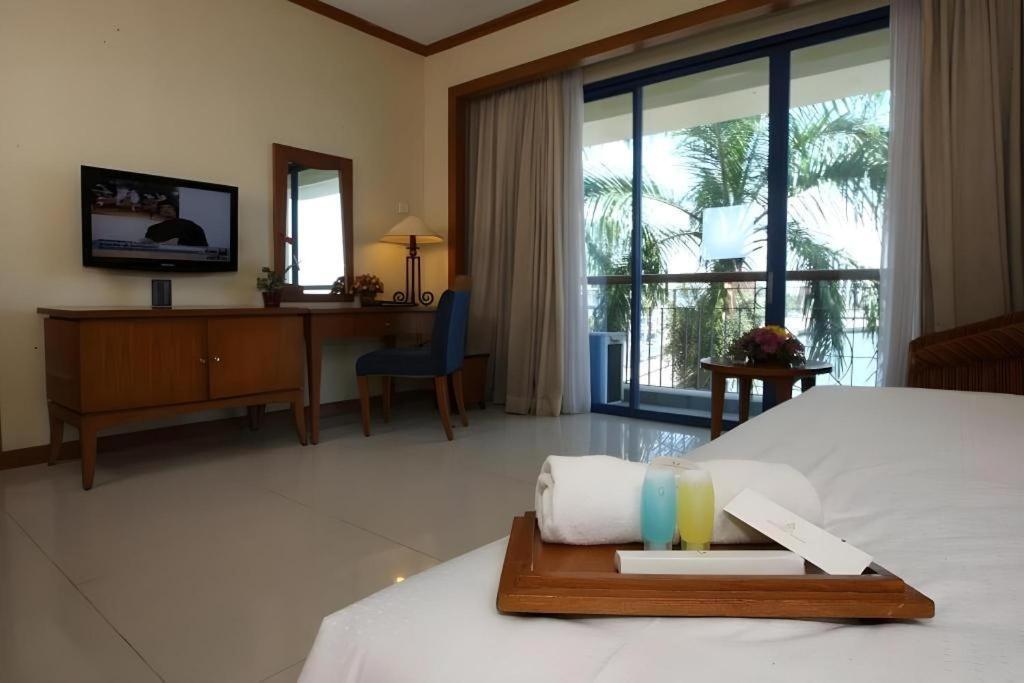 Makassar Golden Hotel Екстер'єр фото