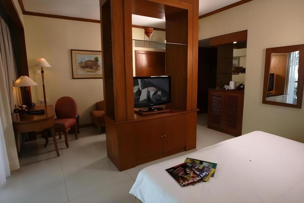 Makassar Golden Hotel Екстер'єр фото