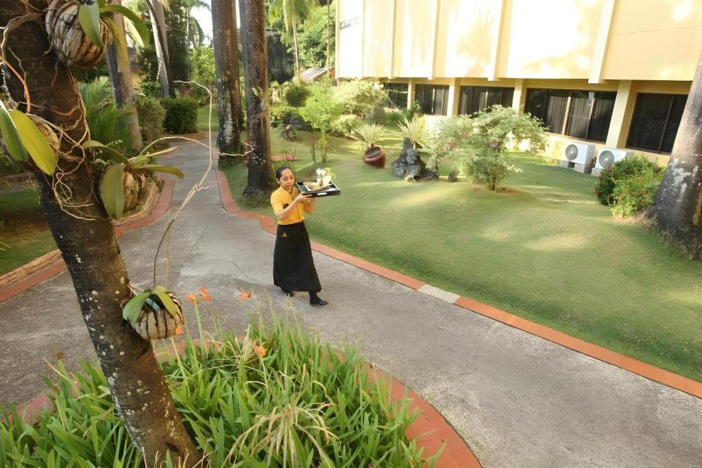Makassar Golden Hotel Екстер'єр фото