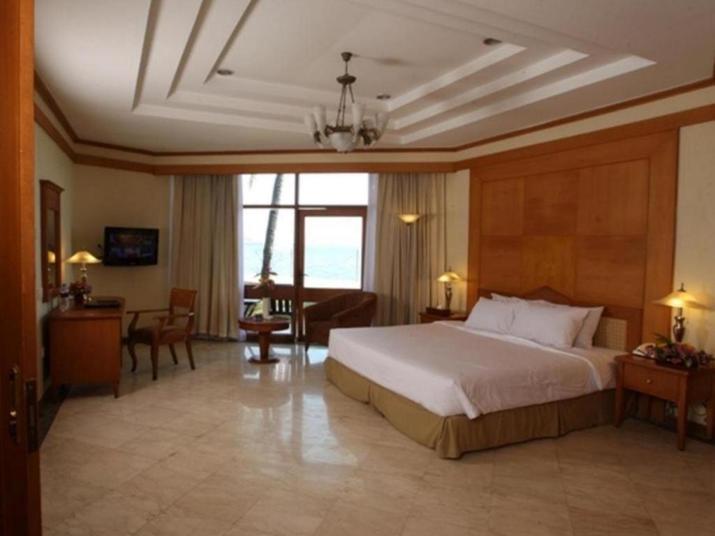 Makassar Golden Hotel Екстер'єр фото