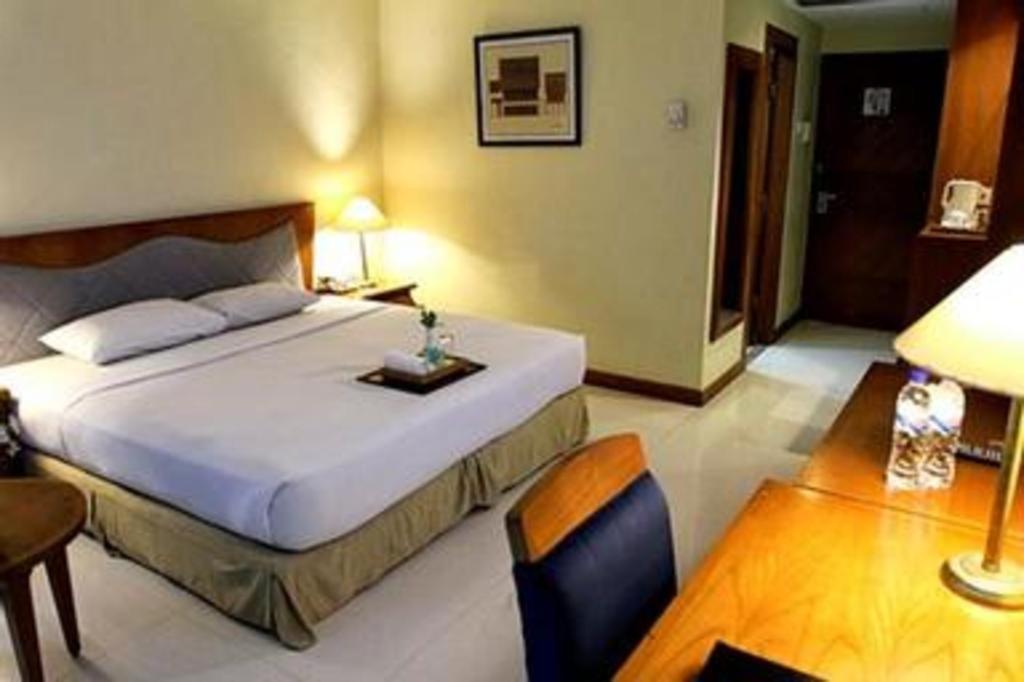 Makassar Golden Hotel Екстер'єр фото