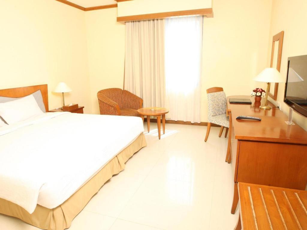 Makassar Golden Hotel Екстер'єр фото