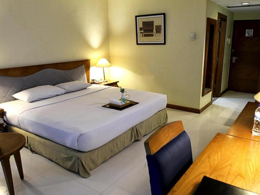 Makassar Golden Hotel Екстер'єр фото