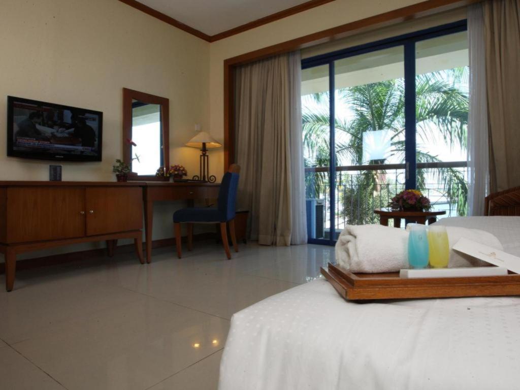 Makassar Golden Hotel Екстер'єр фото